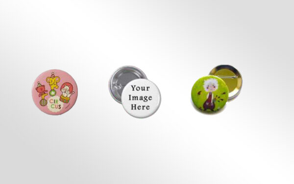 PINS-44 PLASTIC BADGE WHITE COLOR 44 mm + LOGO QUADRI - PINS/44